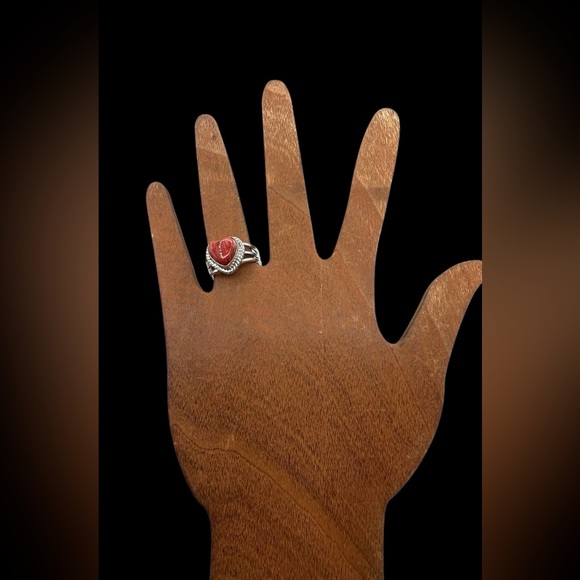 Navajo Native American Handmade Sterling Silver Spiny Oyster Heart Ring 7.25 - Picture 6 of 8